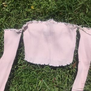 Pink off the shoulder crop top🌸